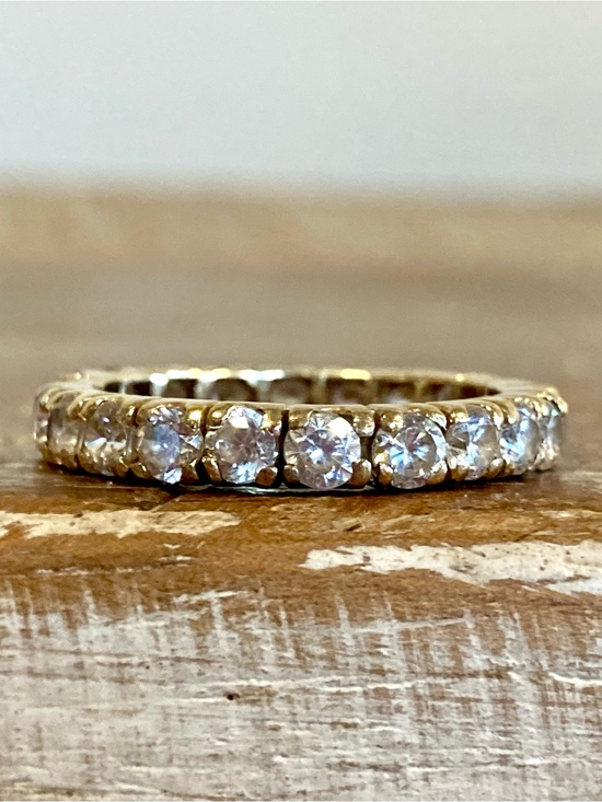 Unknown Jewelry - Gold Tone Eternity Band Ring Clear Stones Size 8 - Has a Crack